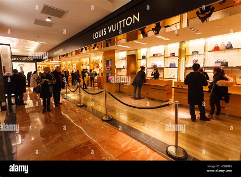 louis vuitton galeries lafayette photos